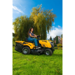 Riwall PRO RLT 92 TRD trávny traktor 92 cm so zadným vyhadzovaním a mechanickou prevodovkou